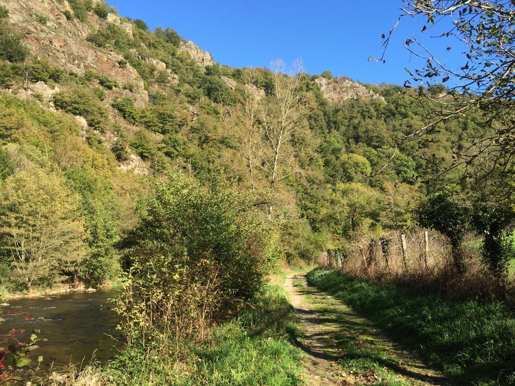 Portail Haut Bed and Breakfast Previnquieres Buitenkant foto