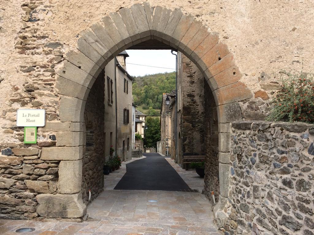 Portail Haut Bed and Breakfast Previnquieres Buitenkant foto