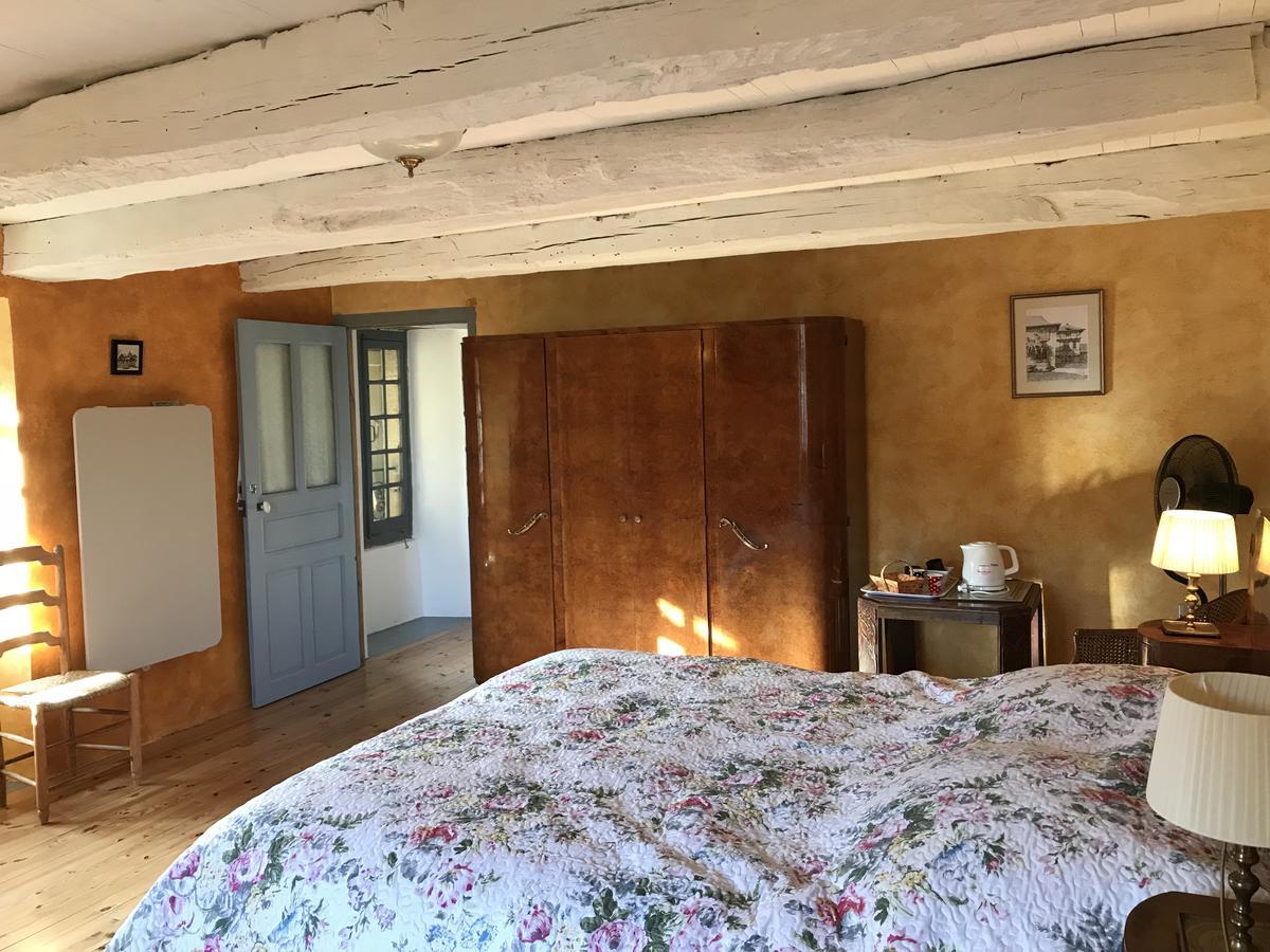 Portail Haut Bed and Breakfast Previnquieres Buitenkant foto
